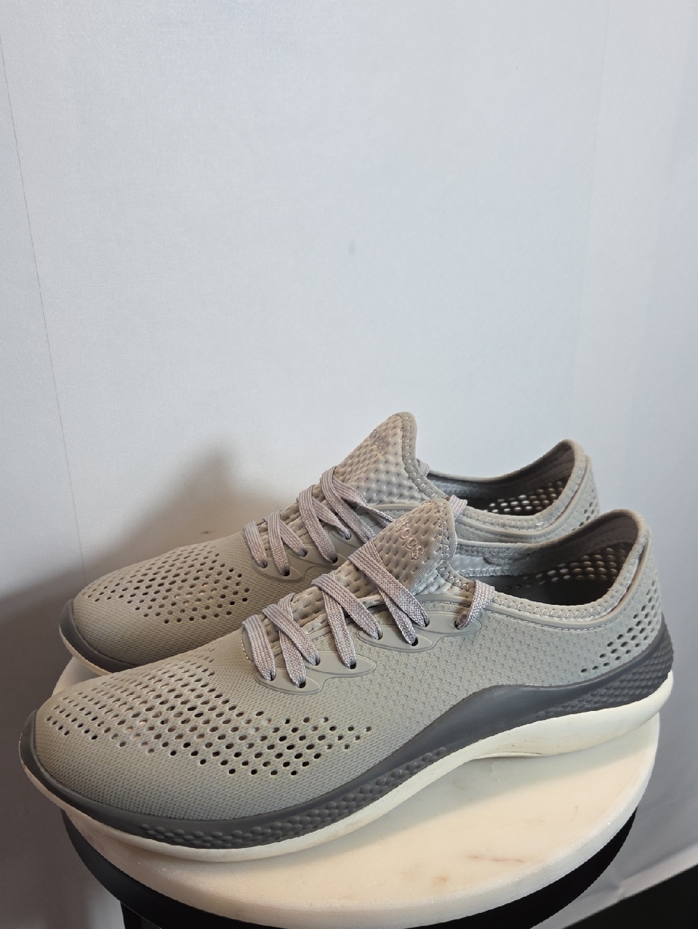 CROCS Men's Light Gray  Lace-Up Sneakers Size 10
